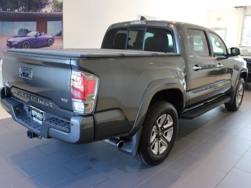 Used 2016 Toyota Tacoma Limited w/ Towing Package AWD/4WD image 21
