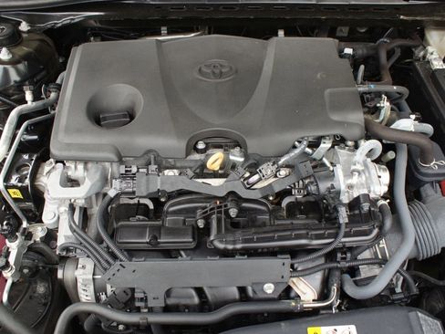 Used 2024 Toyota Camry SE image 25