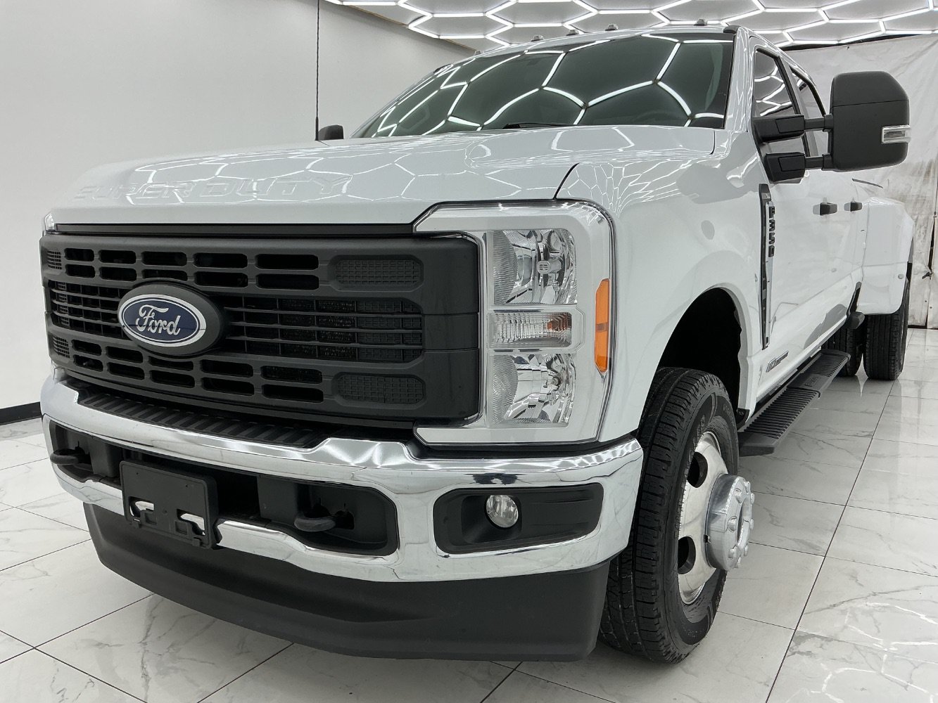 Used 2023 Ford F350 XL AWD/4WD image 1