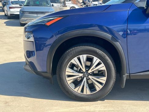 Used 2023 Nissan Rogue SV image 8