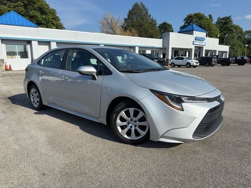 Used 2024 Toyota Corolla LE image 1