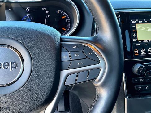 Used 2022 Jeep Grand Cherokee Laredo X RWD image 22