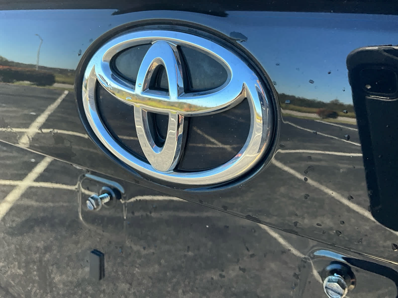 Used 2023 Toyota RAV4 LE AWD/4WD image 21