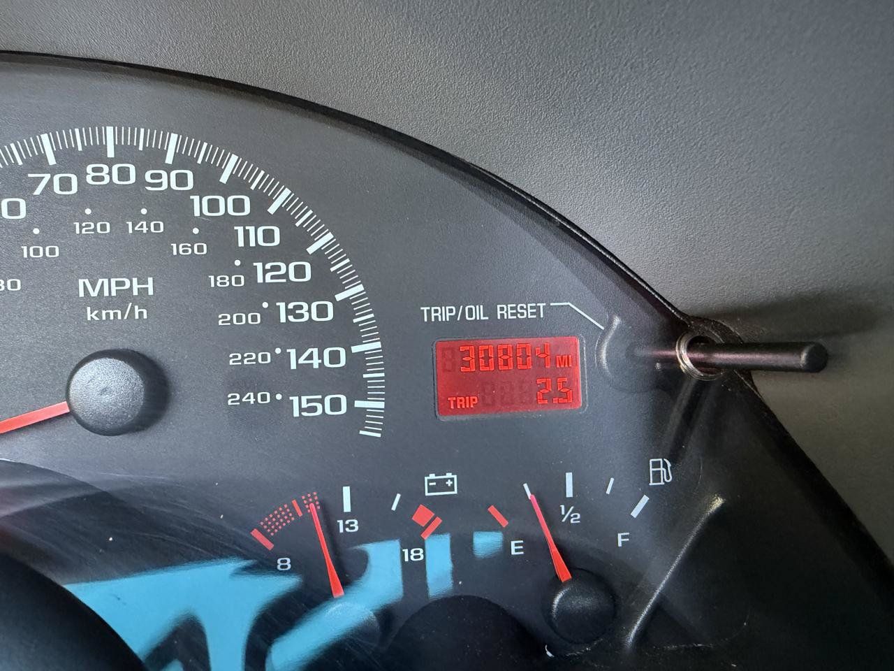 Used 1999 Chevrolet Camaro Z28 RWD image 18