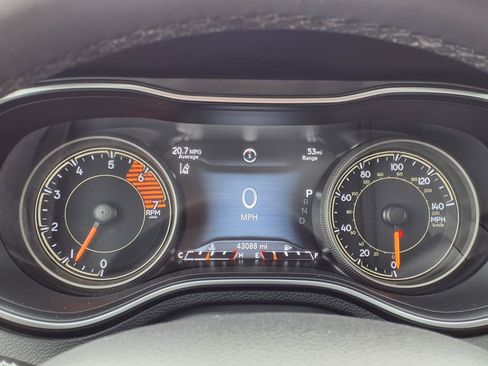 Used 2022 Jeep Cherokee Latitude Lux w/ Sun & Sound Group AWD/4WD image 24