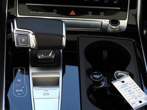 Used 2021 Audi Q8 Prestige image 54