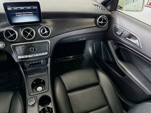 Used 2018 Mercedes-Benz GLA 250 4MATIC image 26