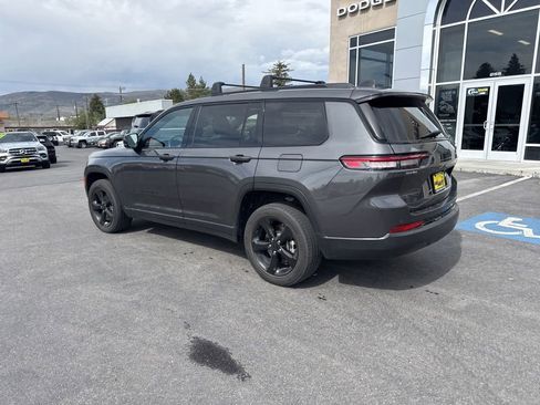 Used 2022 Jeep Grand Cherokee L Laredo AWD/4WD image 7