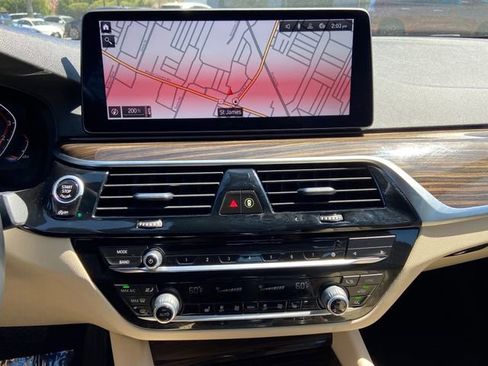 Used 2021 BMW 530i xDrive w/ Premium Package AWD/4WD image 20