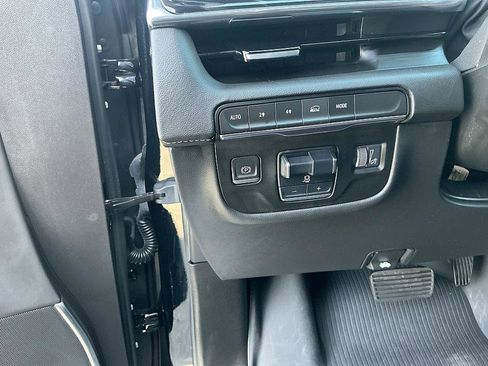 Used 2023 Cadillac Escalade ESV Sport image 13