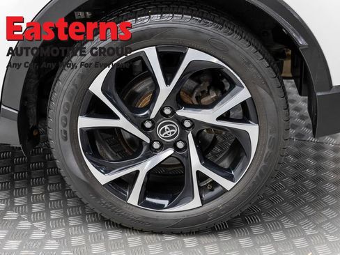 Used 2018 Toyota C-HR XLE FWD image 8