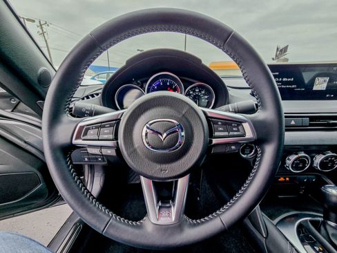 Used 2024 MAZDA MX-5 Miata RF Grand Touring image 37