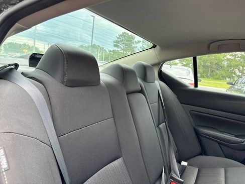 Used 2024 Nissan Altima 2.5 SV FWD image 25
