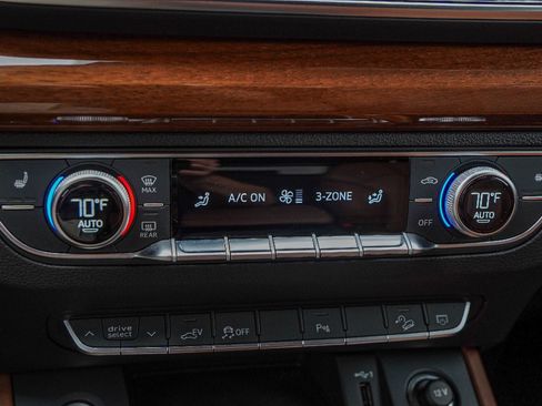 Used 2023 Audi Q5 e Premium Plus w/ Premium Plus Package image 17