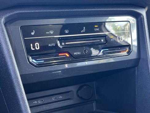 Used 2023 Volkswagen Tiguan SE R-Line image 15