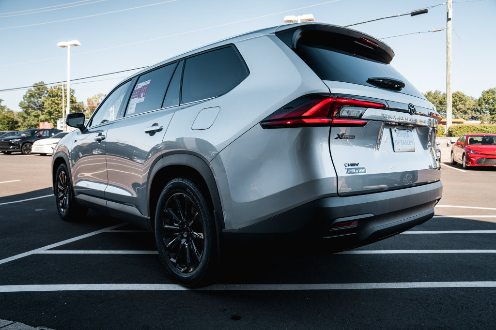 New 2026 Toyota Grand Highlander XLE FWD image 5