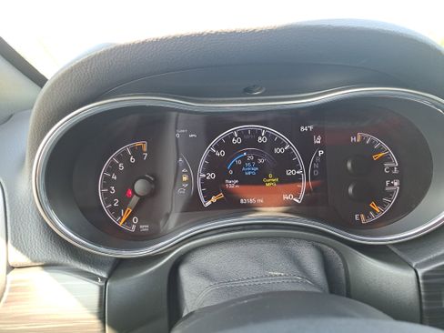 Used 2021 Jeep Grand Cherokee Laredo RWD image 19