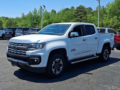 Used 2022 Chevrolet Colorado Z71 AWD/4WD image 3