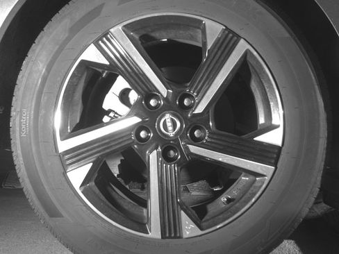 Used 2025 Nissan Sentra SV FWD image 15