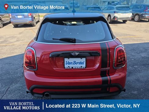 Used 2022 MINI Cooper 4-Door Hardtop FWD image 6
