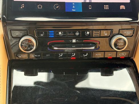Used 2022 Jeep Grand Cherokee Summit AWD/4WD image 17