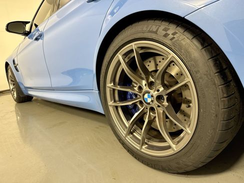 Used 2018 BMW M3 RWD image 9