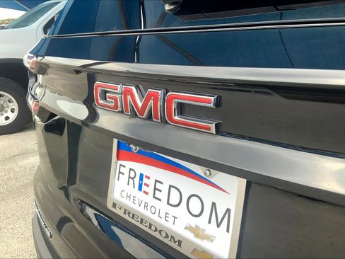 Used 2025 GMC Acadia Elevation image 32