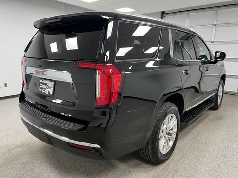 Used 2024 GMC Yukon SLT AWD/4WD image 9