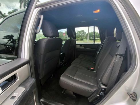 Used 2017 Ford Expedition XLT AWD/4WD image 10