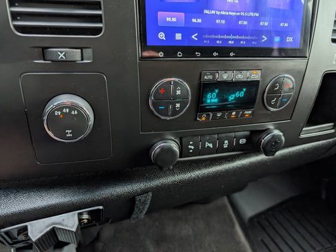 Used 2014 GMC Sierra 2500 SLE w/ SLE Preferred Package AWD/4WD image 25