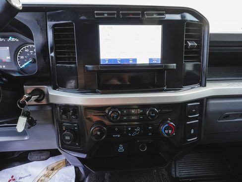 Used 2024 Ford F350 XL w/ Snow Plow/Camper Package image 22