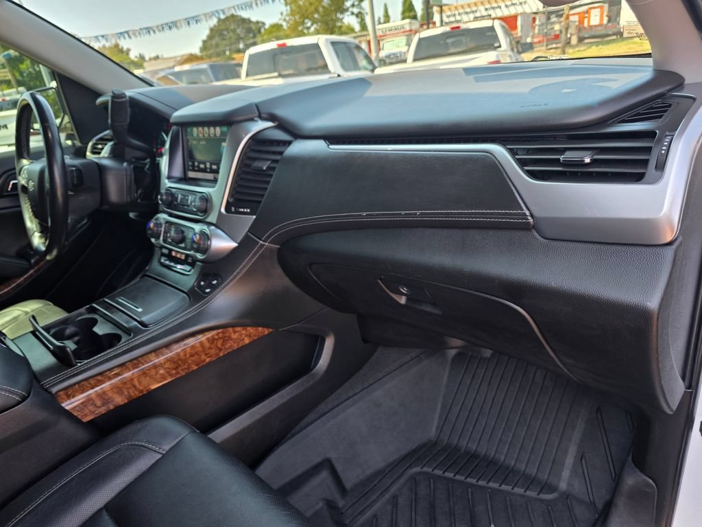 Used 2019 Chevrolet Suburban Premier AWD/4WD image 28