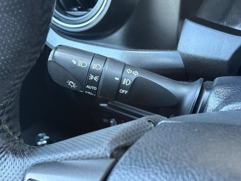 Used 2017 Toyota Tacoma TRD Off-Road w/ Premium & Technology Package AWD/4WD image 36