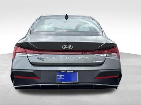 New 2026 Hyundai Elantra Limited FWD image 4