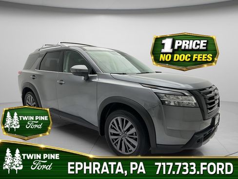 Used 2024 Nissan Pathfinder SL w/ SL Premium Package AWD/4WD image 1