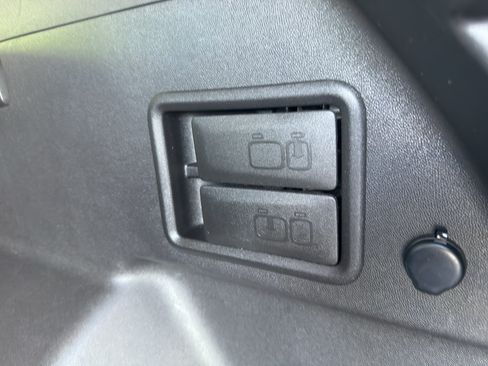 Used 2022 Chevrolet Equinox LT AWD/4WD image 35