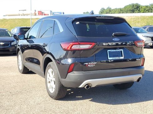 Used 2023 Ford Escape Active w/ Tech Pack #2 AWD/4WD image 2