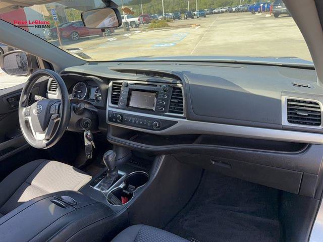 Used 2016 Toyota Highlander LE FWD image 13