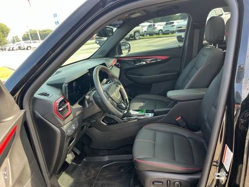 Used 2024 Chevrolet TrailBlazer RS w/ Convenience Package FWD image 16