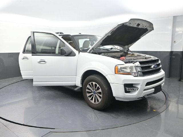 Used 2017 Ford Expedition EL XLT w/ Equipment Group 202A AWD/4WD image 39