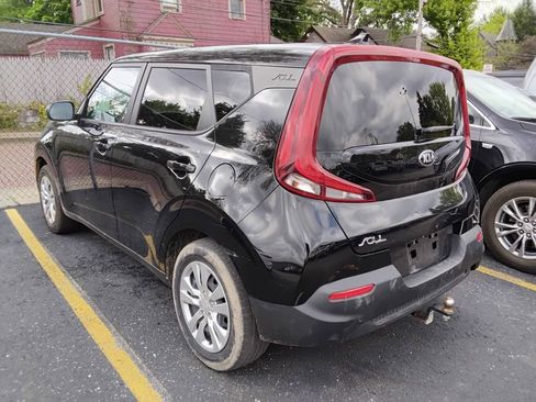 Used 2021 Kia Soul LX FWD image 13