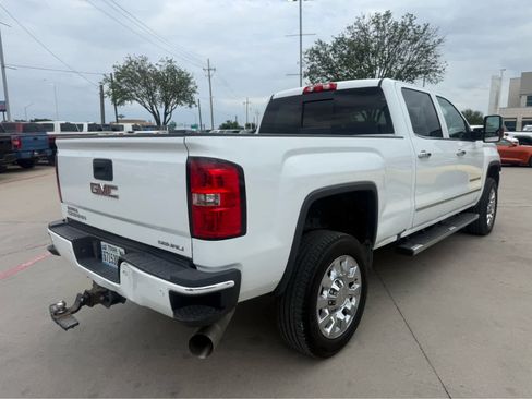 Used 2016 GMC Sierra 2500 Denali w/ Duramax Plus Package AWD/4WD image 4