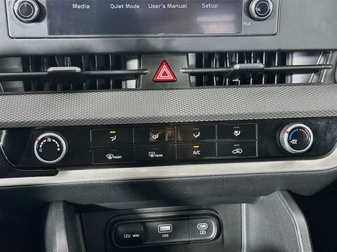 Used 2025 Kia Sportage LX FWD image 22