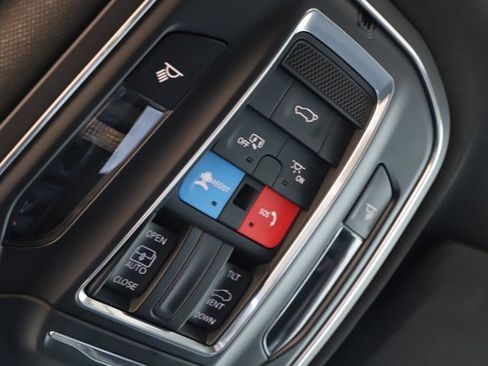 New 2025 Jeep Grand Cherokee 4WD image 33