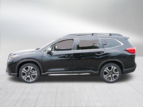 Used 2023 Subaru Ascent Limited w/ Technology Package AWD/4WD image 4