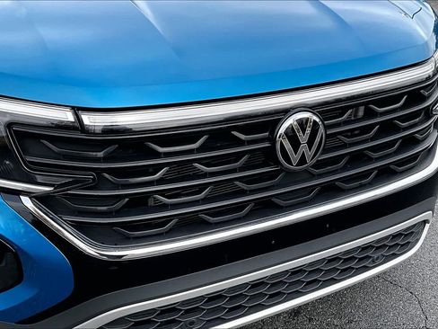 Used 2024 Volkswagen Atlas Cross Sport SE image 29