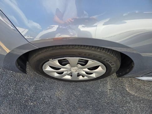 Used 2023 Toyota Corolla LE FWD image 4