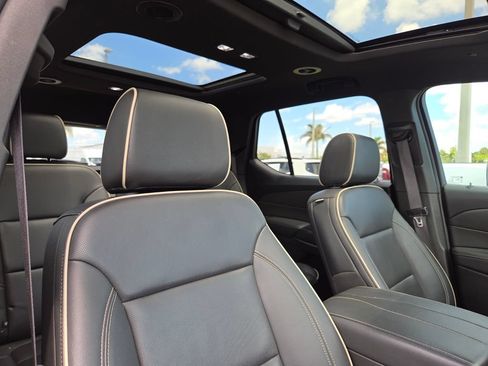 Used 2023 Chevrolet Traverse Premier w/ Redline Edition FWD image 16