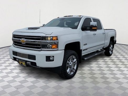 Used 2019 Chevrolet Silverado 2500 High Country image 3