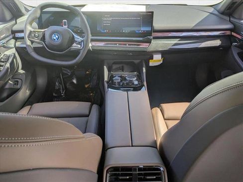 New 2026 BMW i5 eDrive40 image 12